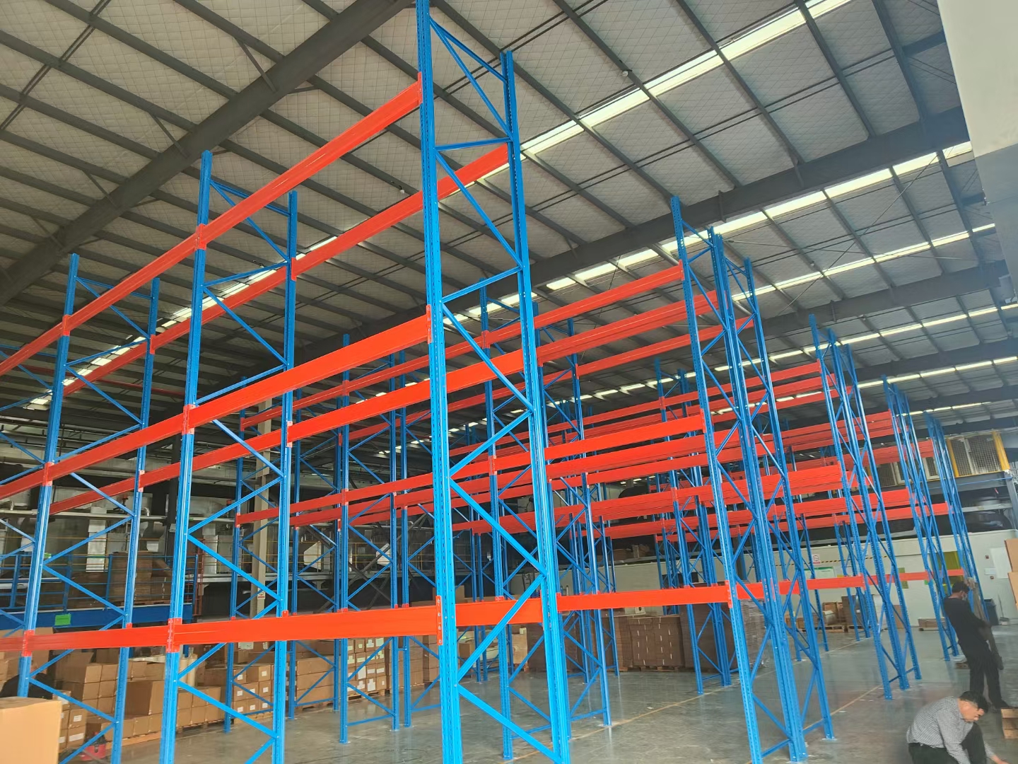 倉庫貨架規(guī)劃廠家哪里找？--找深圳兄弟貨架